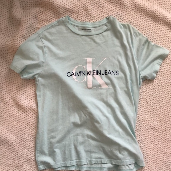 5 Shirts for 10 H&M Vintage Graphic Tees - Picture 7 of 8